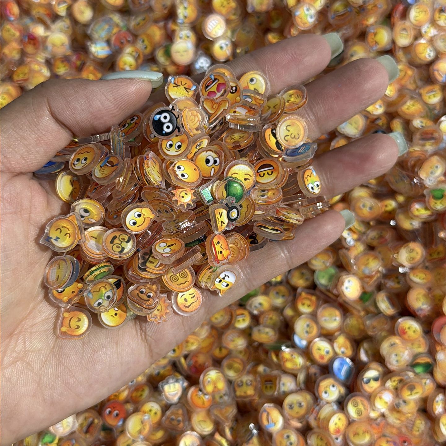 new arrival 1cm emoji acrylic  - огляд і ціна Photography News